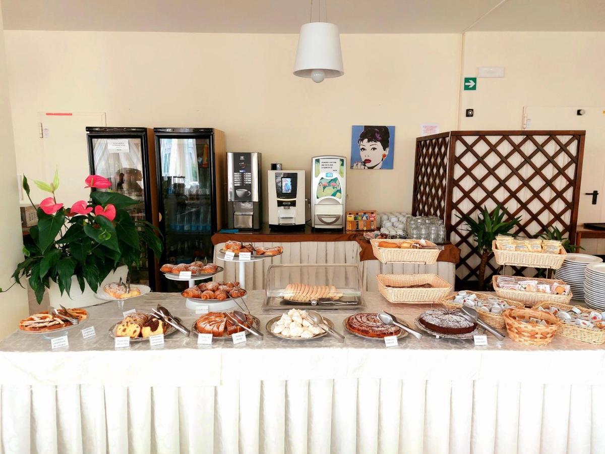 Hotel Ridolfi Milano Marittima Esterno foto