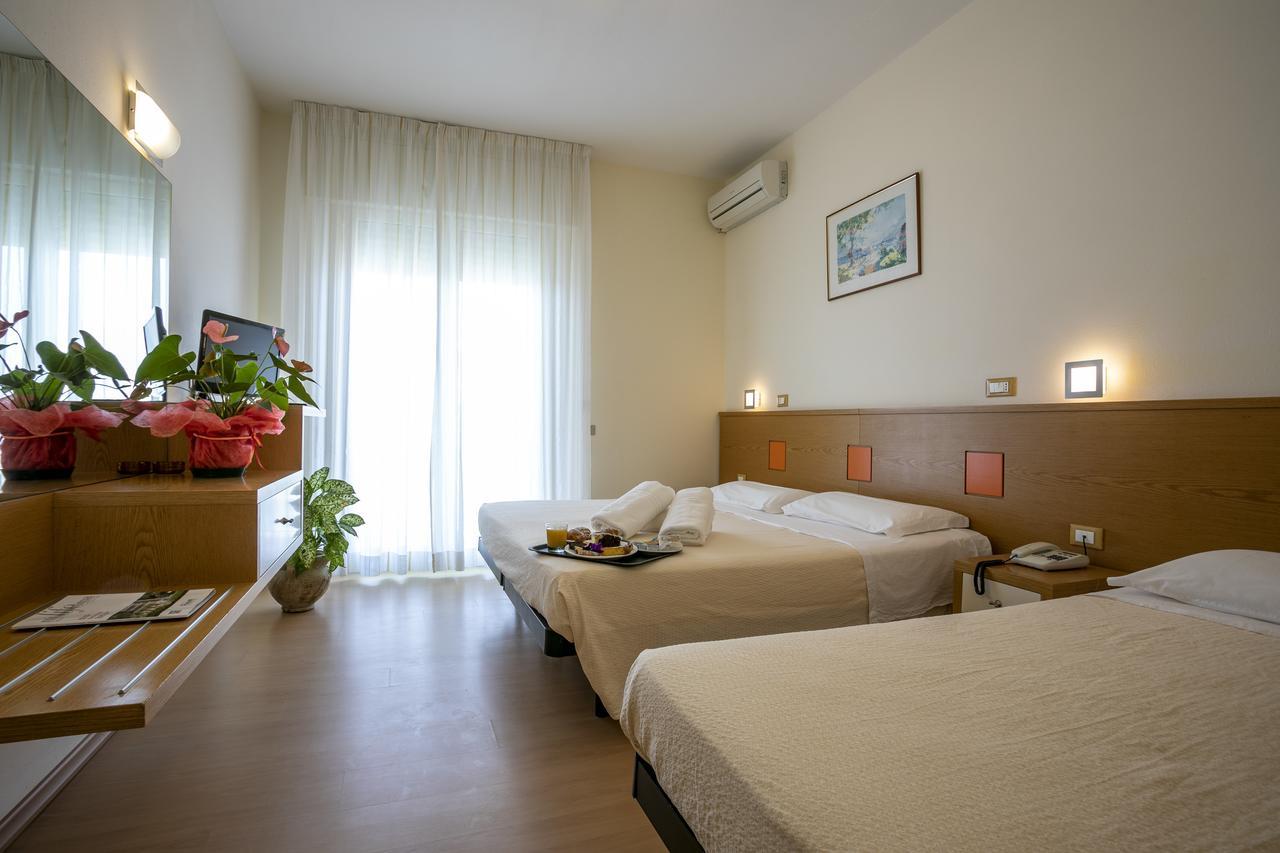 Hotel Ridolfi Milano Marittima Esterno foto